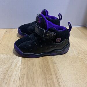 Nike Air Jordan Deluxe (Toddler Size 8C) Basketball Sneaker Shoes  Black/ Purple